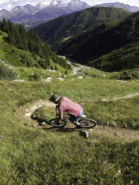 Nangijala Hostel Disentis Kültér fotó