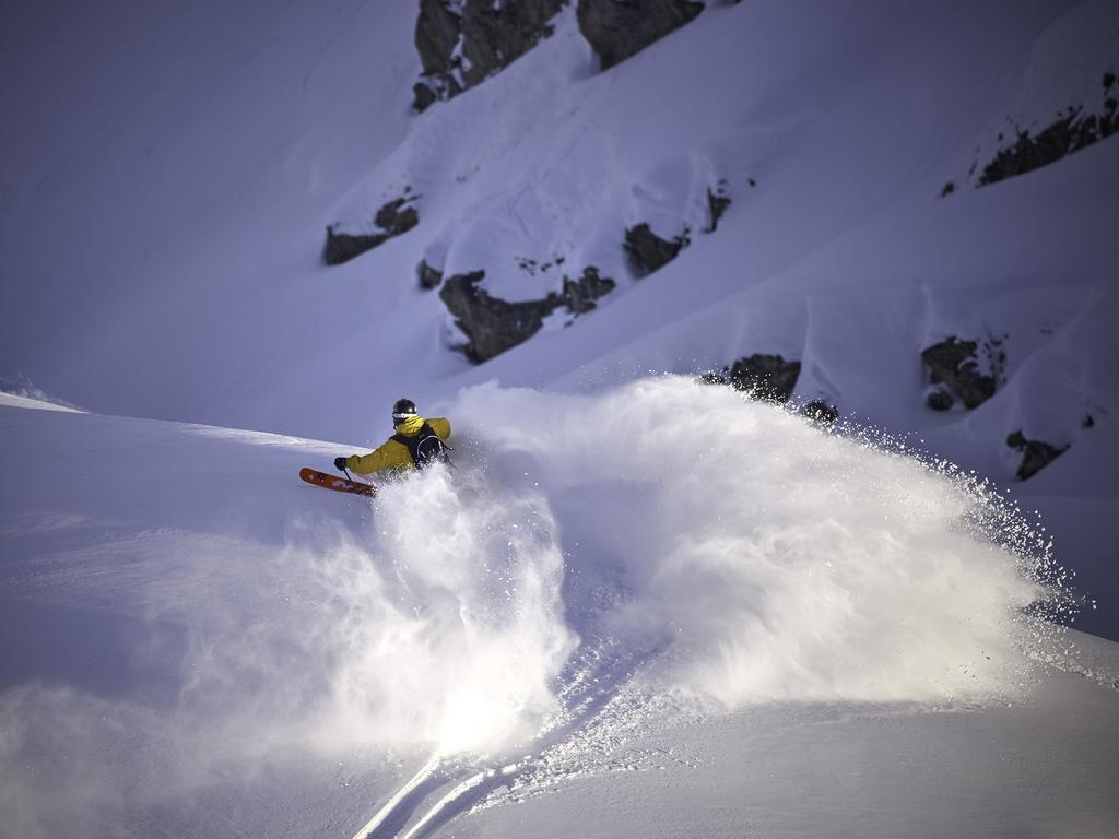 Nangijala Hostel Disentis Kültér fotó